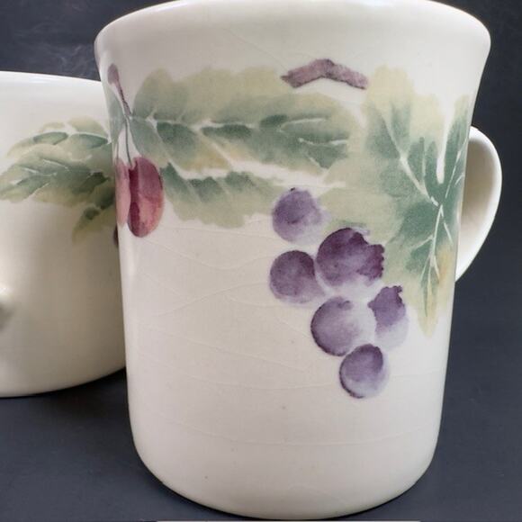 Pfaltzgraff Jamberry Mug set of 2, USA Green/Tan Leaves, Cherries & Grapes - Picture 12 of 15